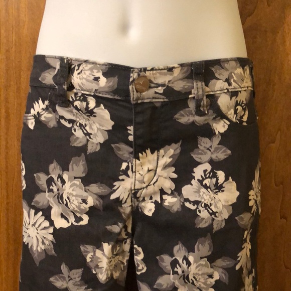 🦋3/$20 Old Navy size 12 floral jeggings - Picture 3 of 7